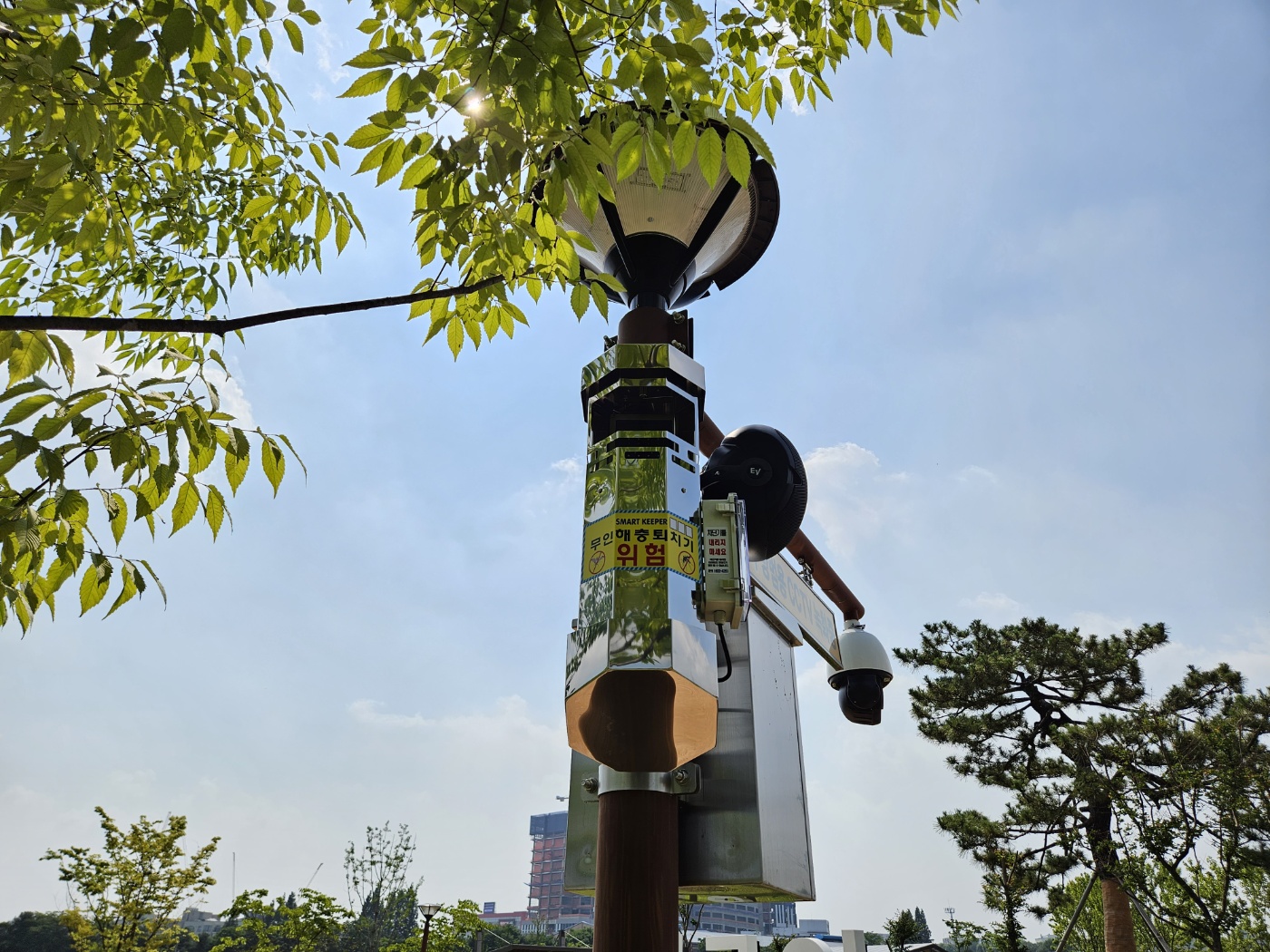 실외용 무인해충퇴치기 스마트키퍼 천안시 성성호수공원 설치